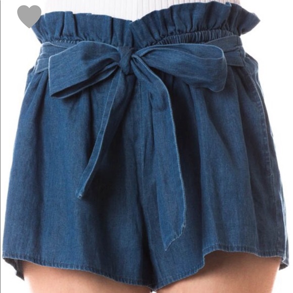 🆕 High Rise Paper Bag Chambray Shorts - Picture 3 of 6